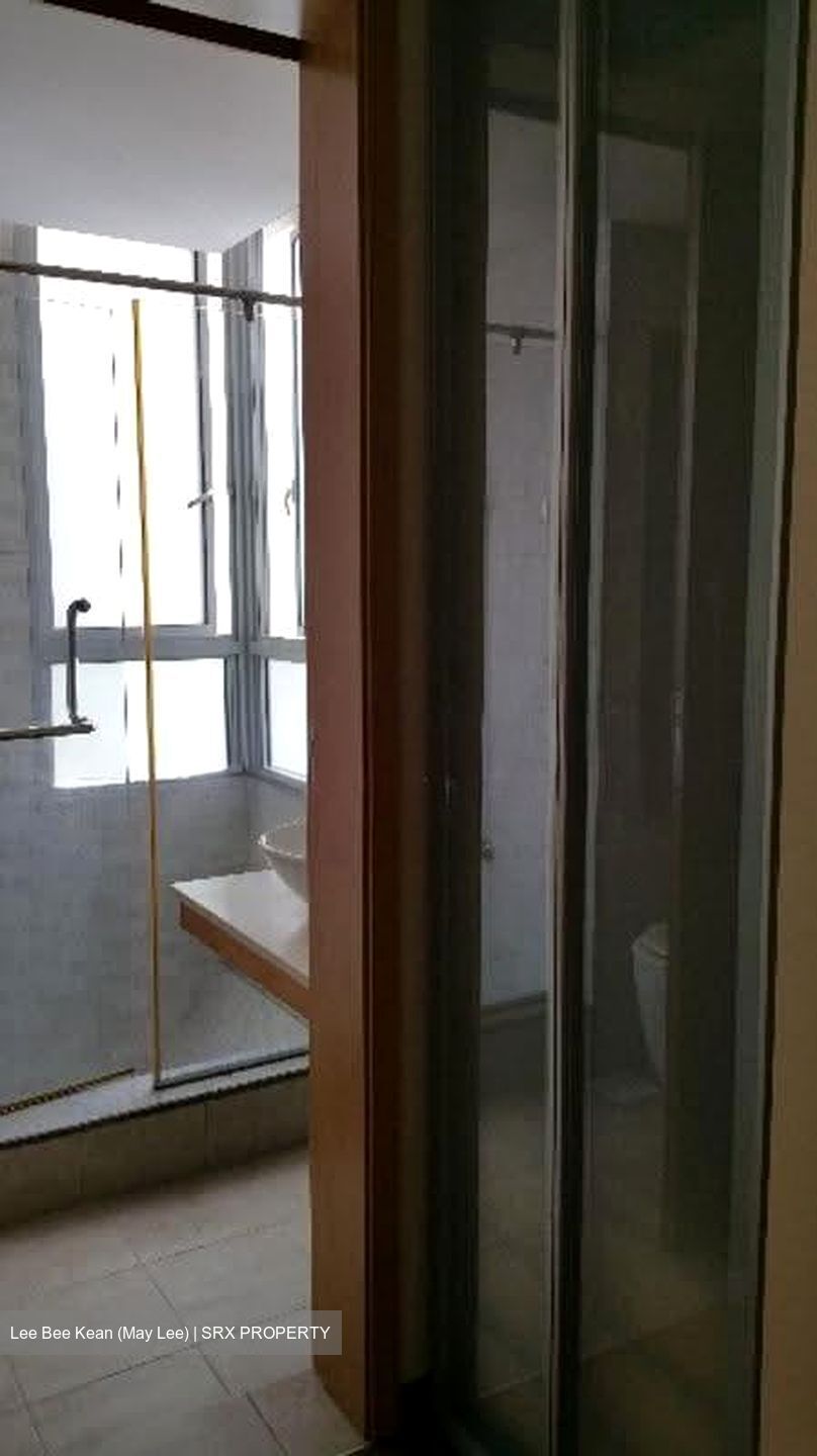 The Lakeshore (D22), Condominium #636372101